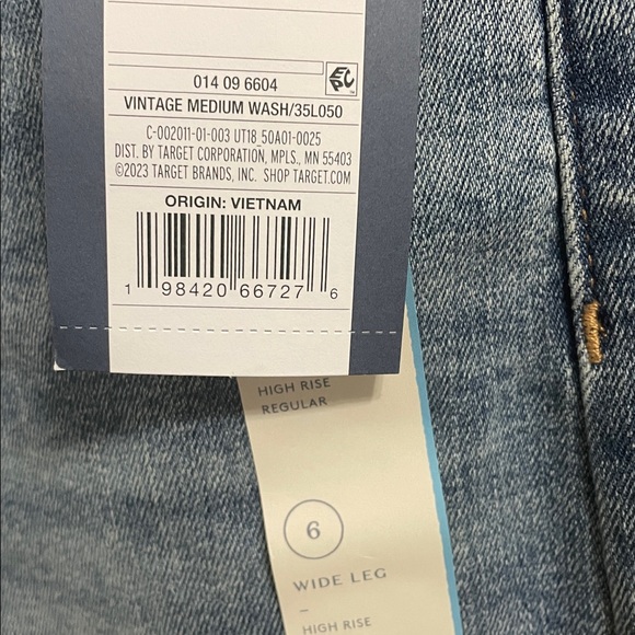 High-Rise Wide Leg Women’s Jeans - Light Blue NEW w tags Sz.6 inseam 31 inches - Picture 5 of 9